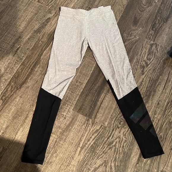 Adidas leggings for kids size 10-12 preloved - Picture 1 of 3